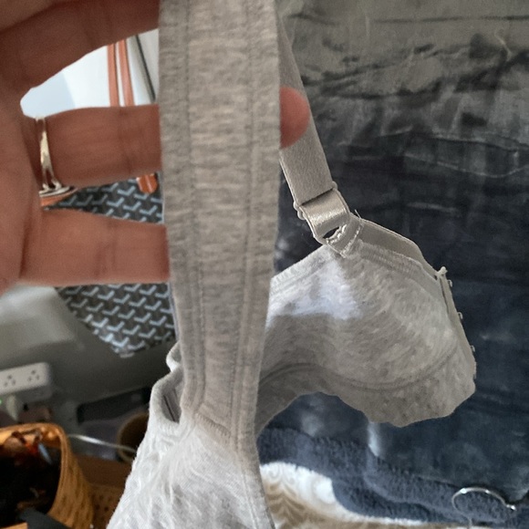 Playtex stretch cotton bra, worn once and washed.size 42B . Soft and com… - Picture 6 of 8